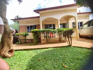 3bdrm Bungalow in Namasuba Ndejje, Division a for Sale