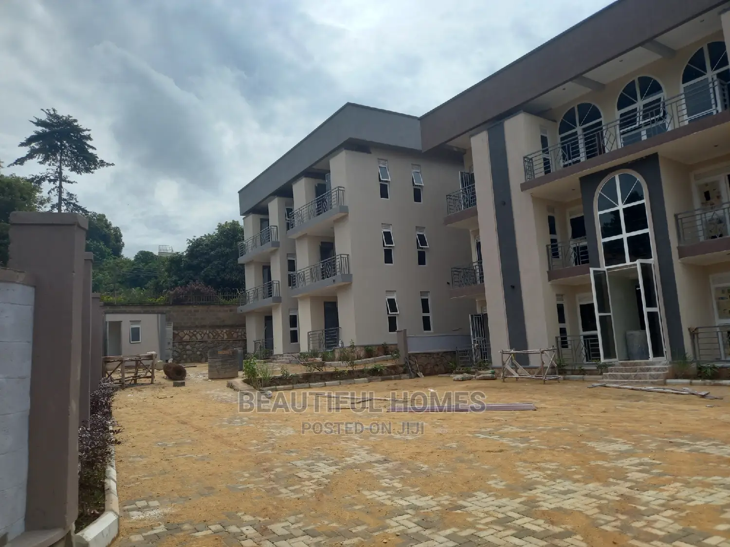 Furnished 2bdrm Apartment in Muyenga, Central Division for Sale