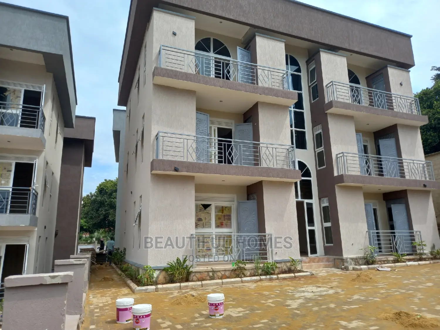 Furnished 2bdrm Apartment in Muyenga, Central Division for Sale