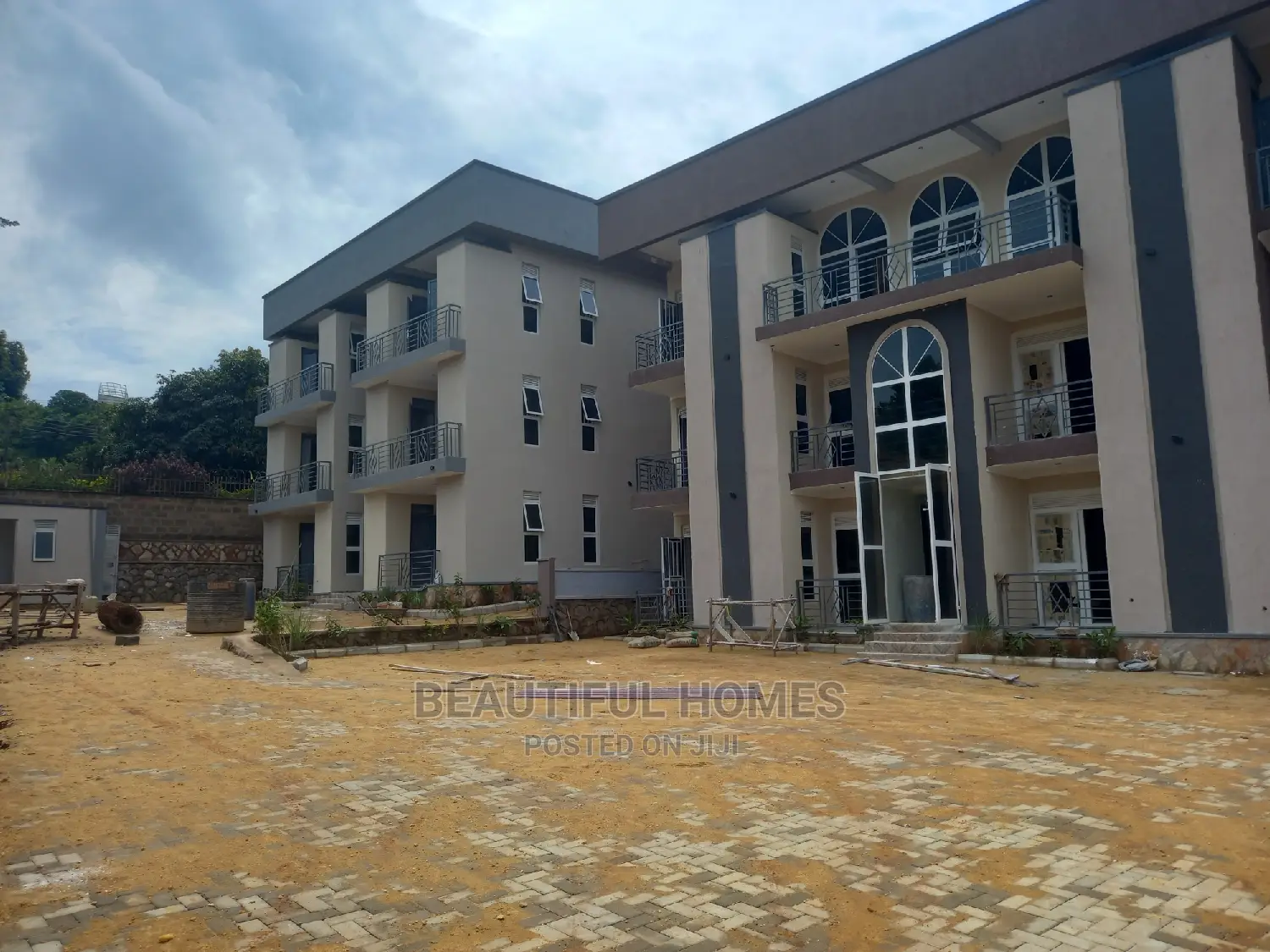 Furnished 2bdrm Block of Flats in Muyenga Rich, Central Division