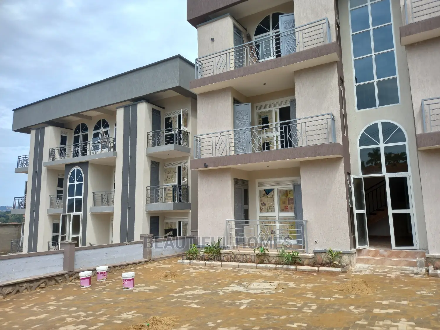 Furnished 2bdrm Apartment in Muyenga, Central Division for Sale