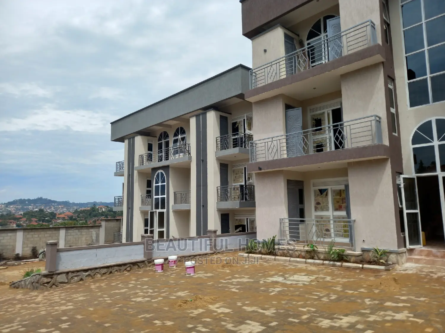 Furnished 2bdrm Apartment in Muyenga, Central Division for Sale
