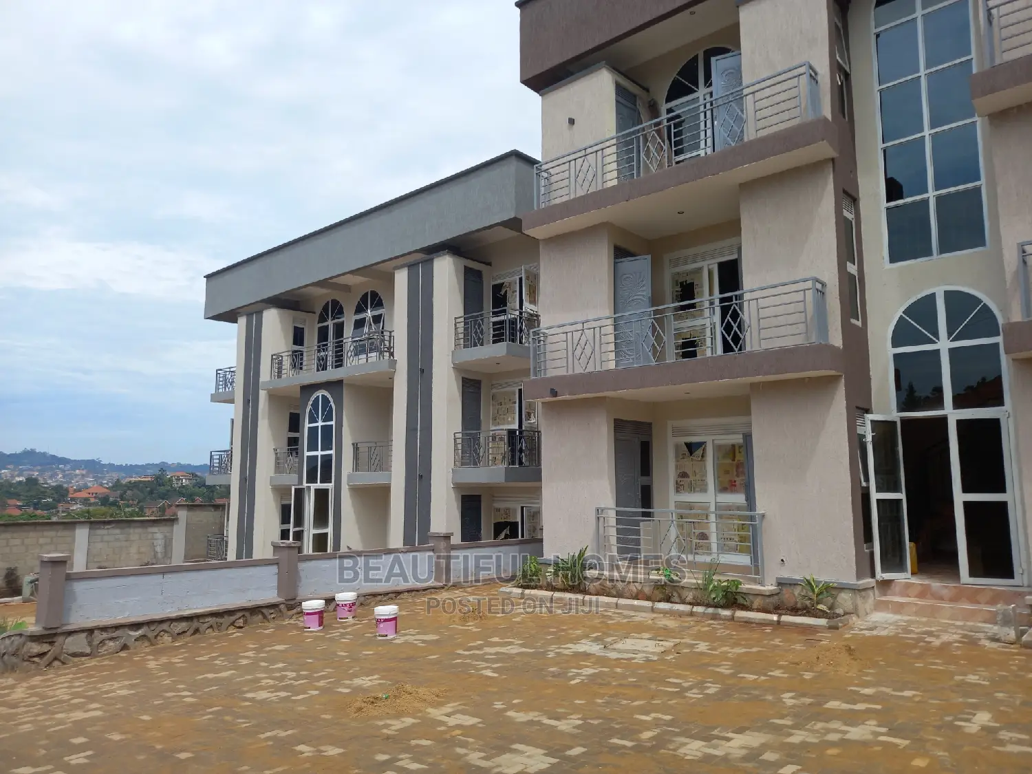 Furnished 2bdrm Apartment in Muyenga, Central Division for Sale