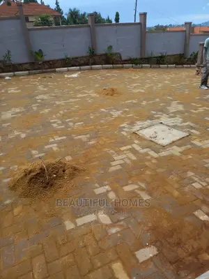 Furnished 2bdrm Block of Flats in Muyenga Rich, Central Division