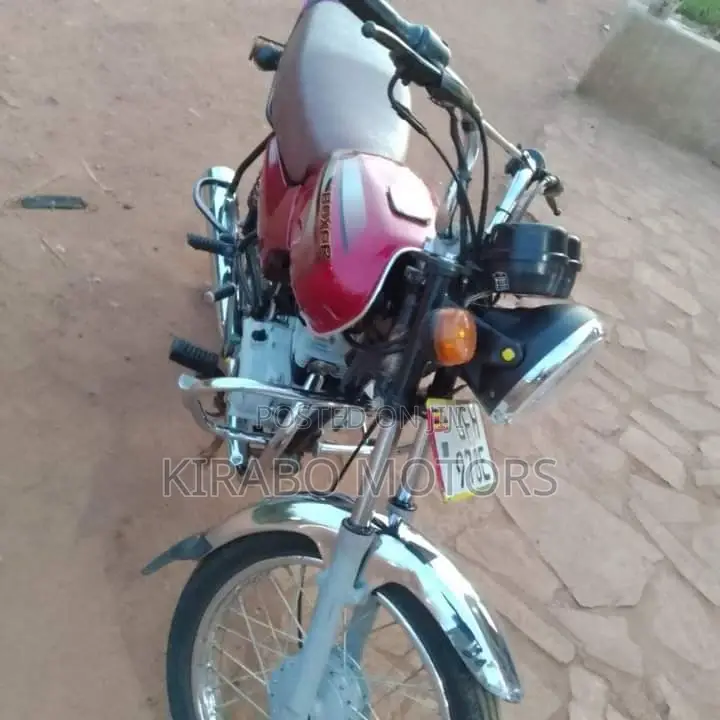 New Bajaj Boxer 2023 Silver
