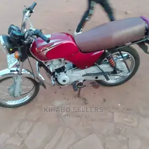 New Bajaj Boxer 2023 Silver