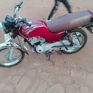 New Bajaj Boxer 2023 Silver