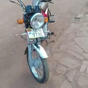 New Bajaj Boxer 2023 Silver