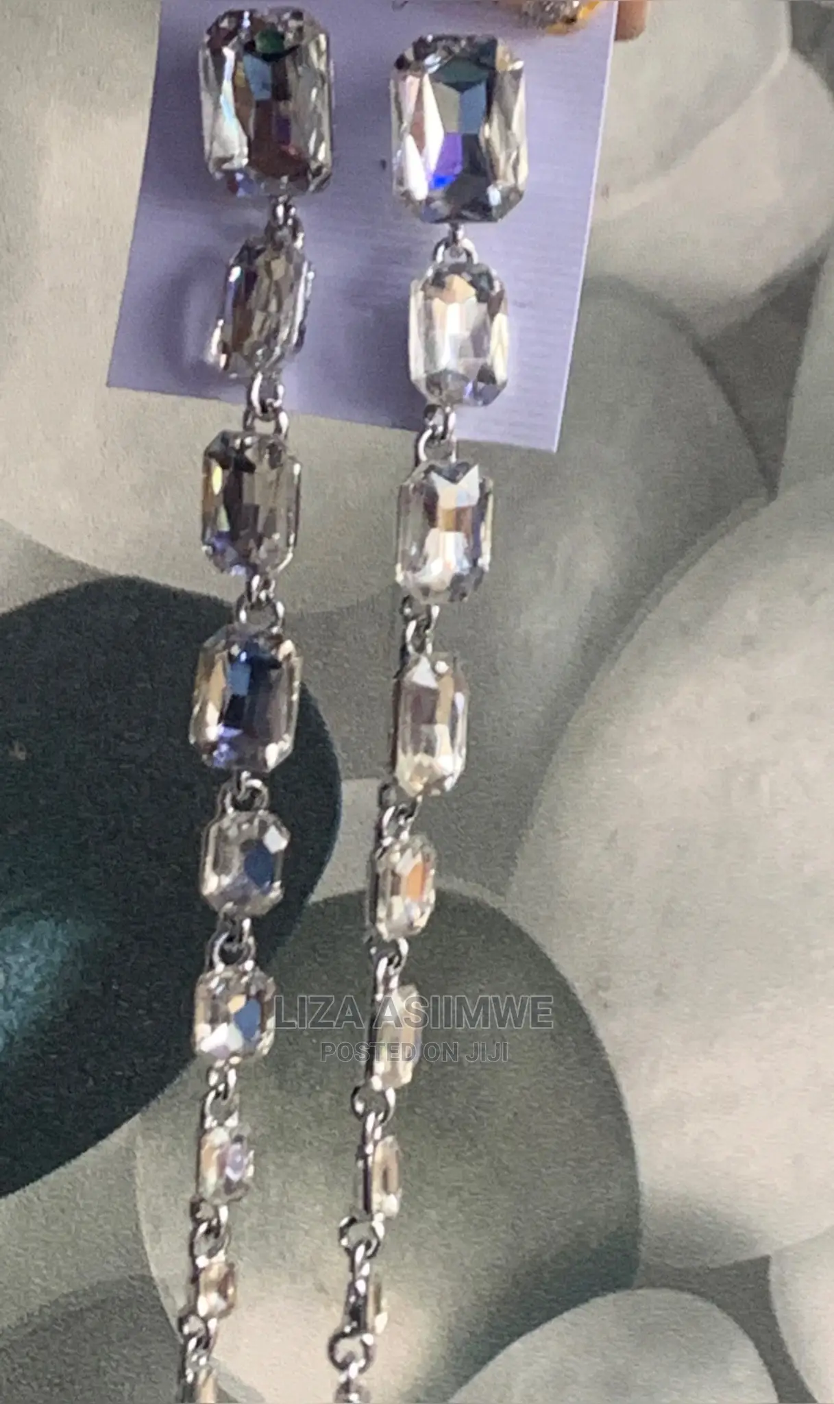Lady’S Simple and Classy Ice Ear Pins Available