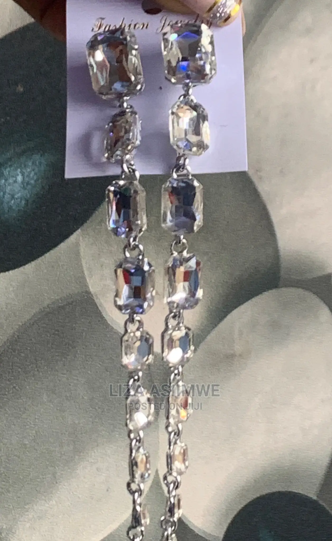 Lady’S Simple and Classy Ice Ear Pins Available