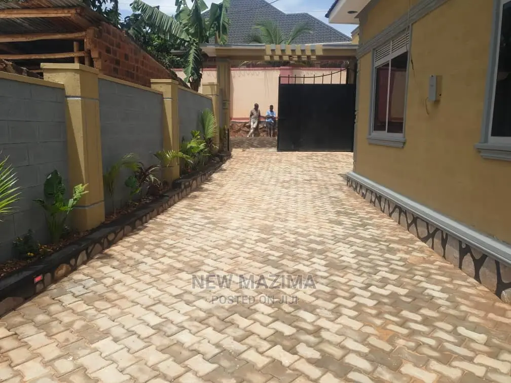 3bdrm Bungalow in Seguku Heights, Division a for Sale