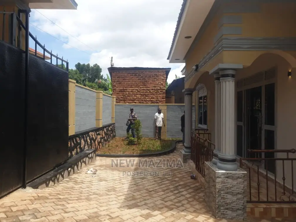 3bdrm Bungalow in Seguku Heights, Division a for Sale