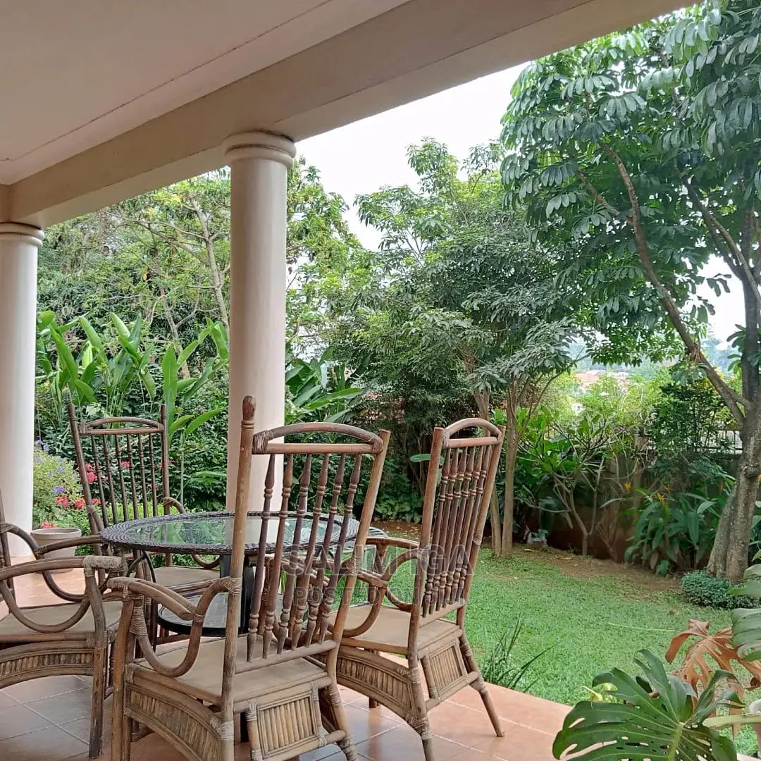 4bdrm Townhouse / Terrace in Kololo Property, Central Division