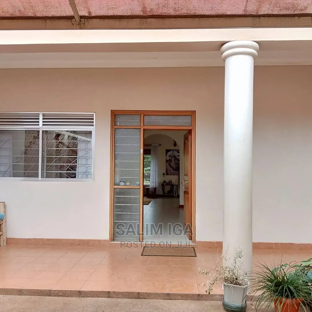 4bdrm Townhouse / Terrace in Kololo Property, Central Division