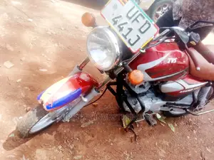 TVS HLX 125 2017 Orange