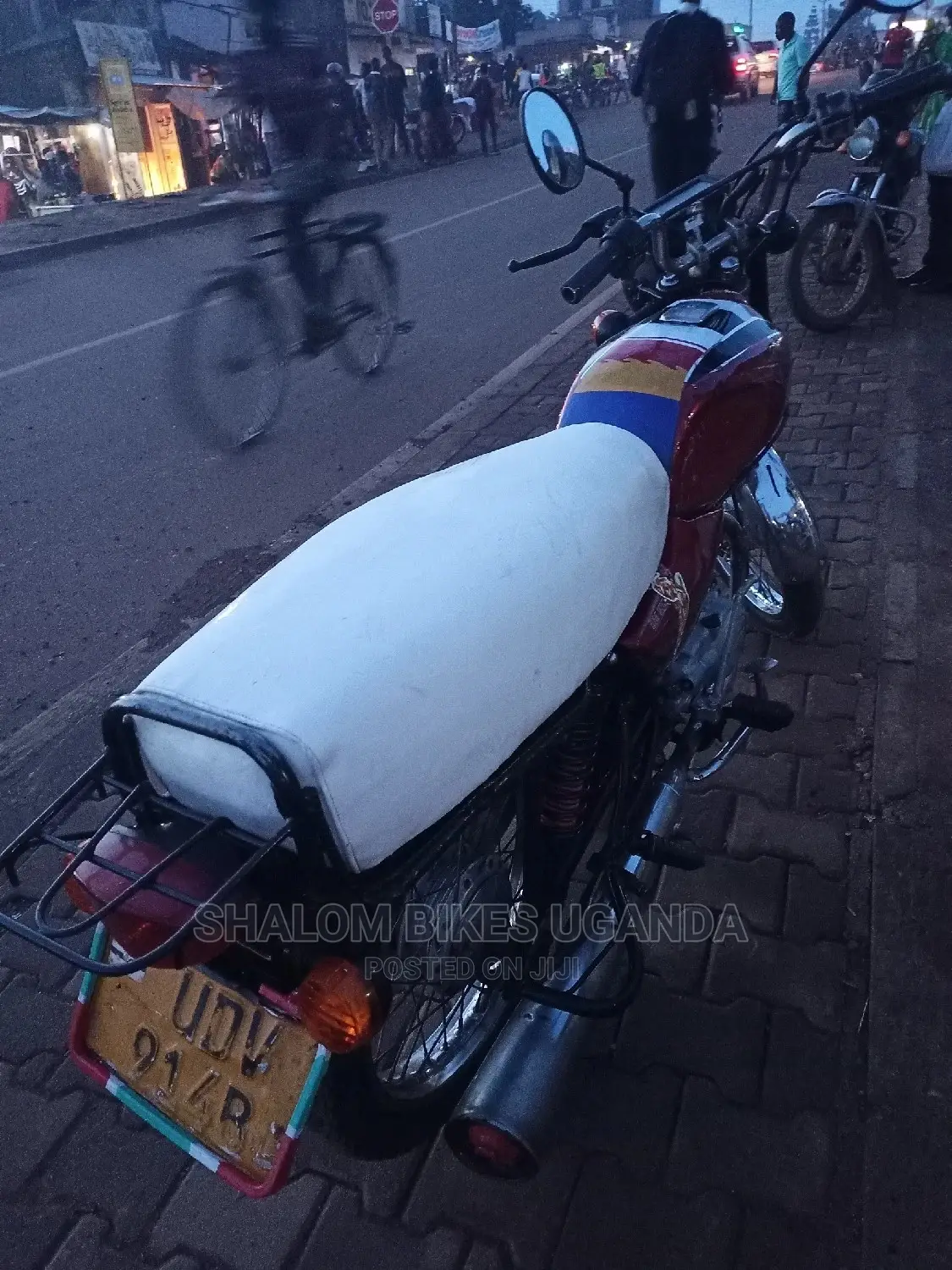 Bajaj Boxer 2017 White