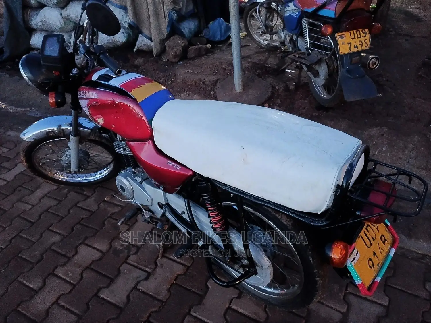 Bajaj Boxer 2017 White