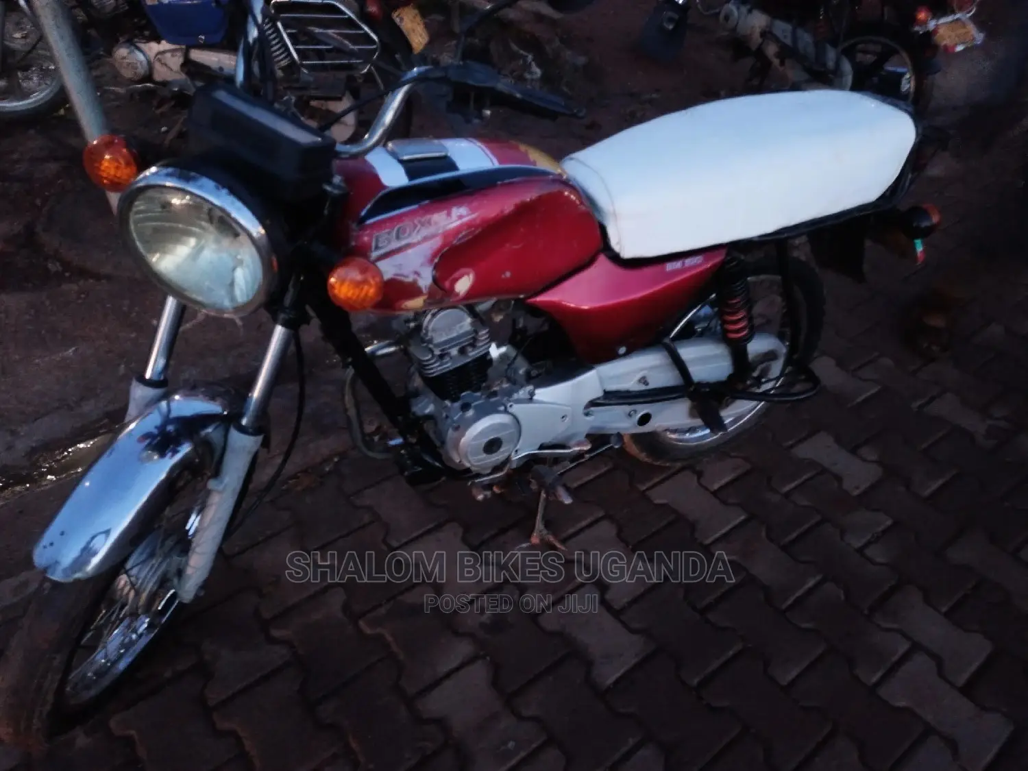 Bajaj Boxer 2017 White