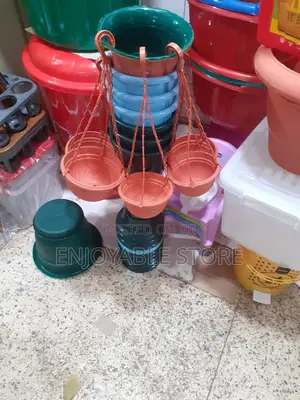 Plastic Hanging Flower Pots