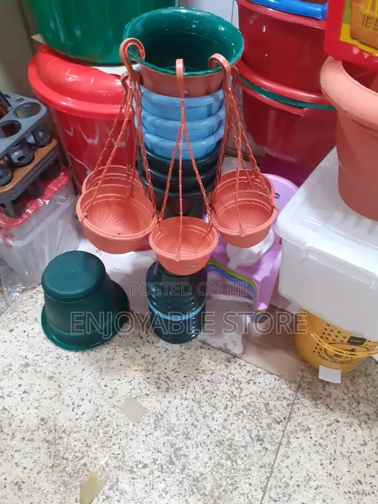 Plastic Hanging Flower Pots