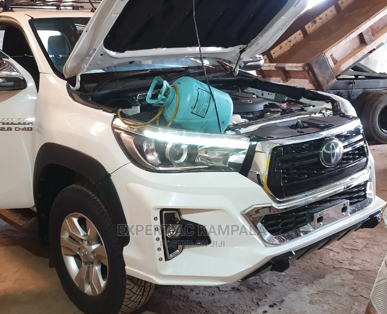 Hillux Revo AC Repairs Gas Filling