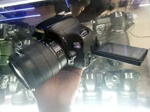 CANON EOS 600D (Recommended).