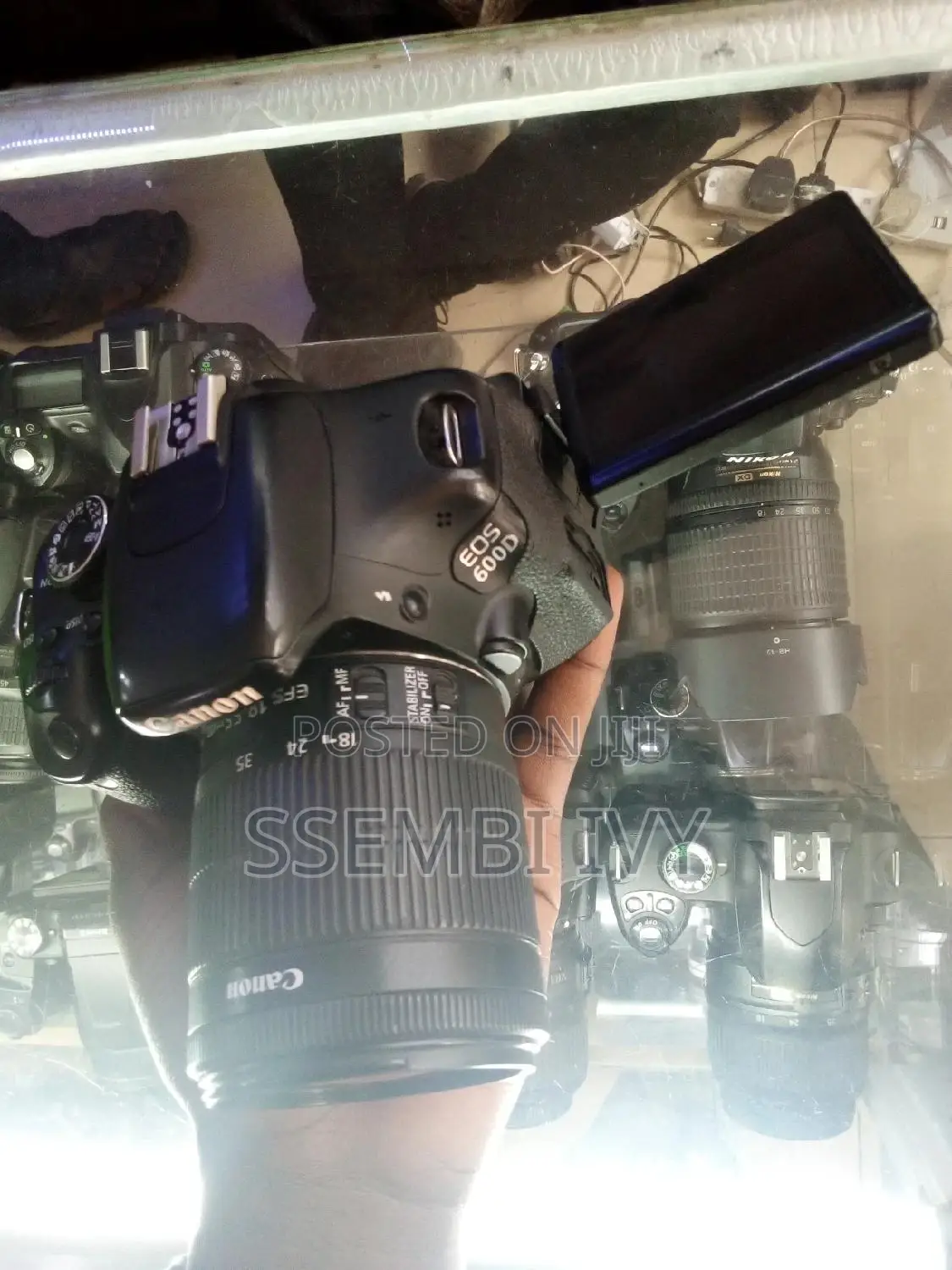 CANON EOS 600D (Recommended).