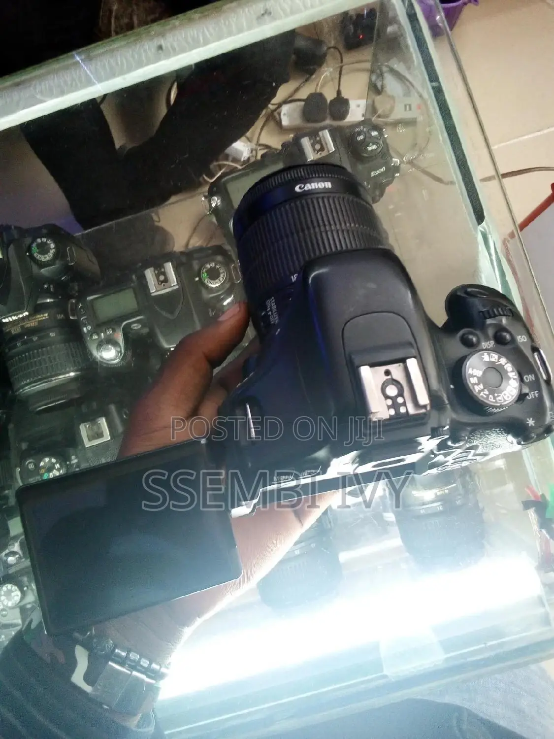 CANON EOS 600D (Recommended).