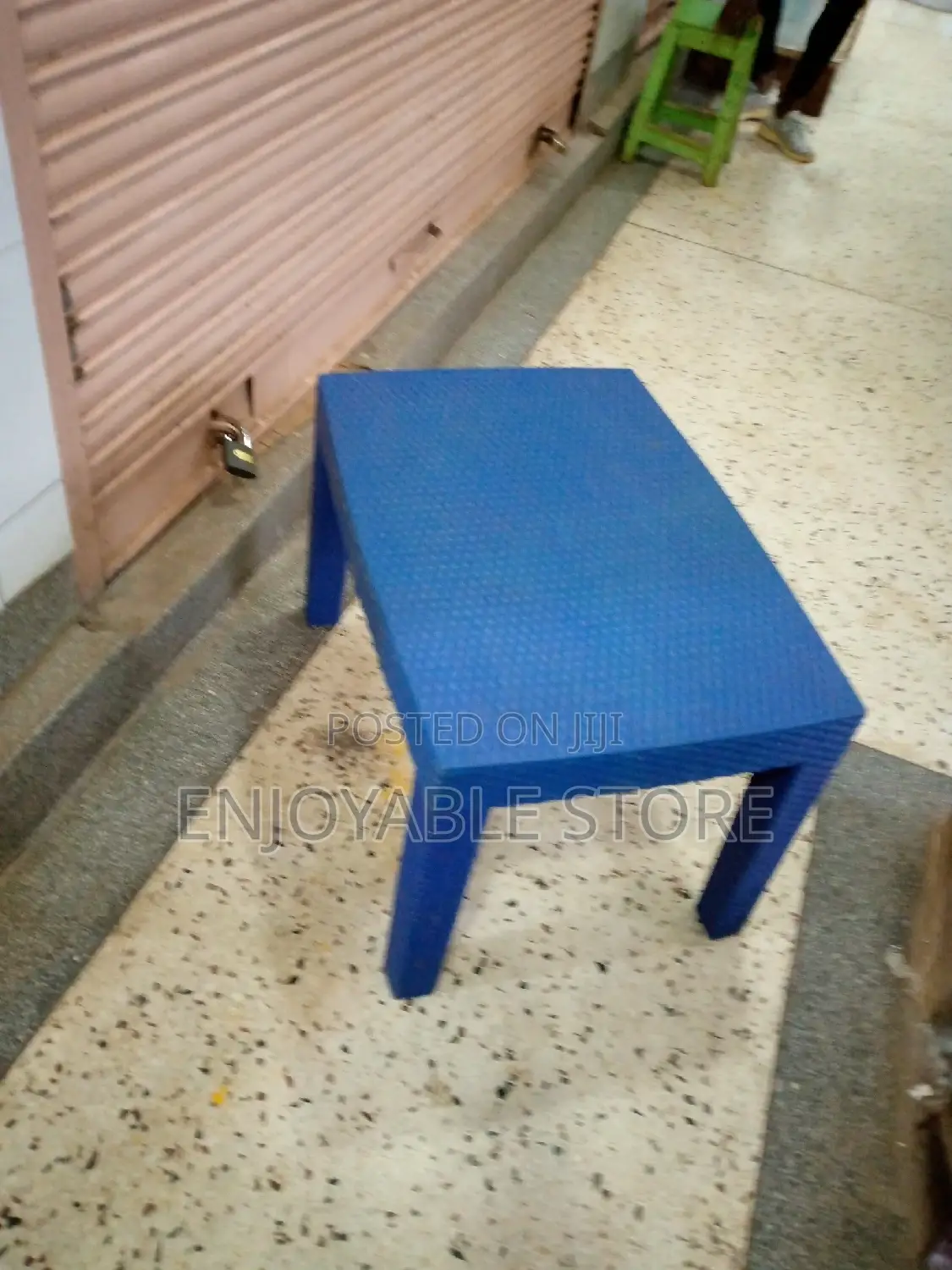 Plastic Table(Medium)