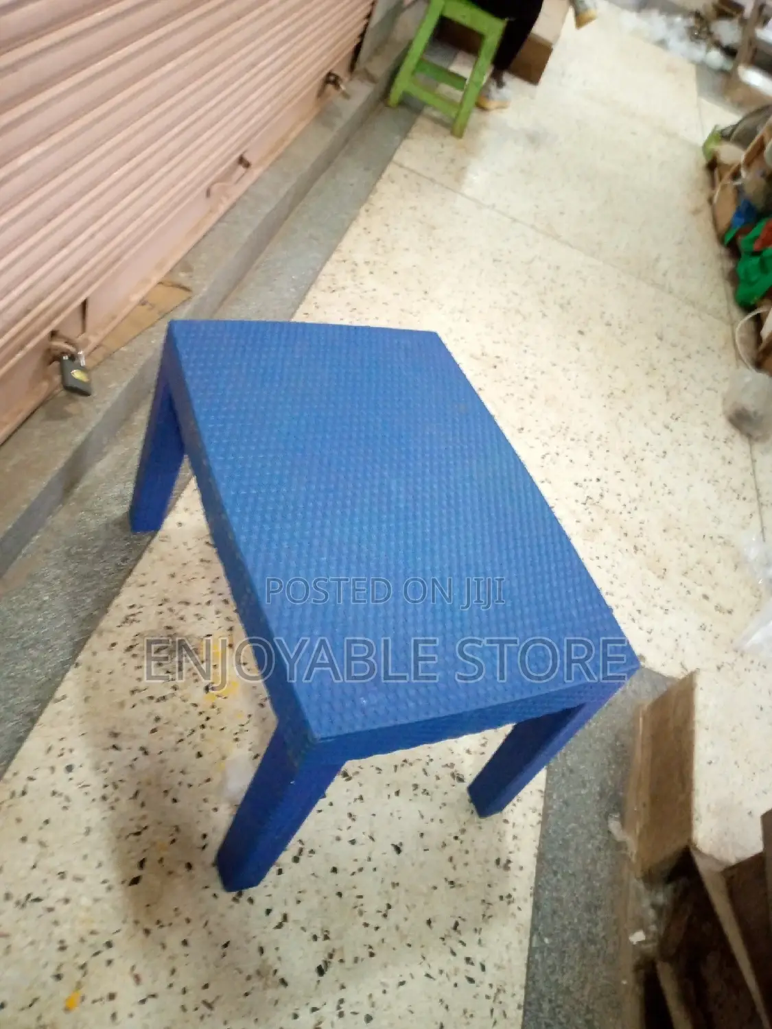 Plastic Table(Medium)