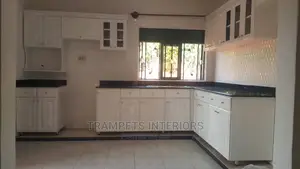 Kitchen Cabinets/ White Kitchen Cabinets