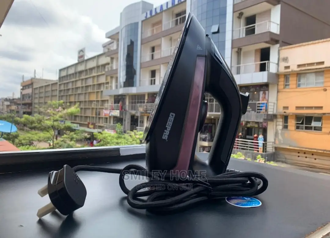 Geepas Steam Iron