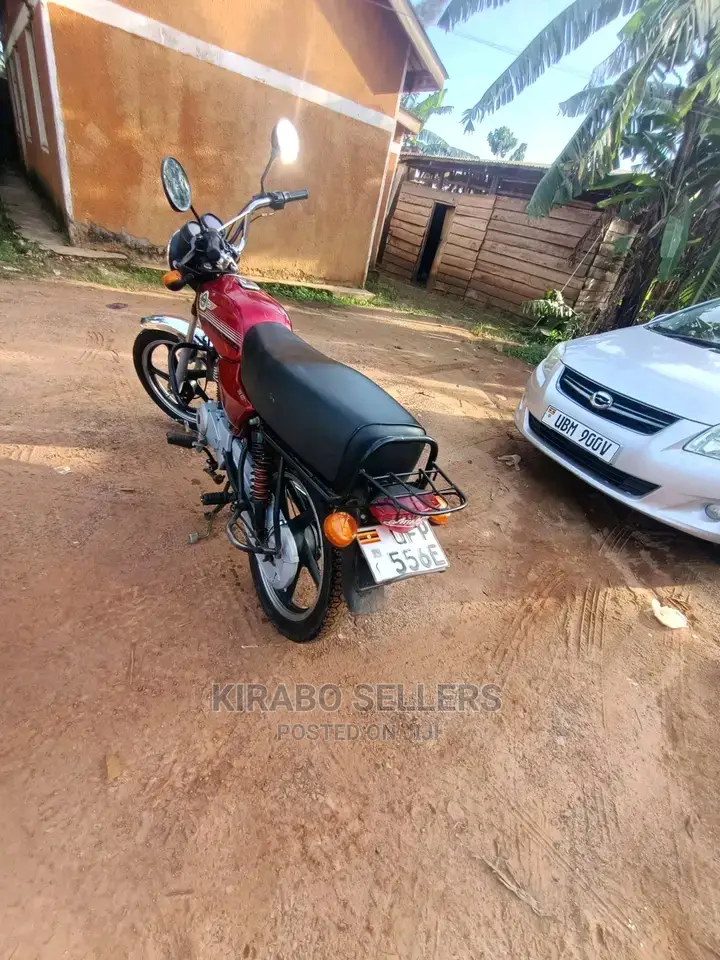 New TVS HLX 125 2023 Red