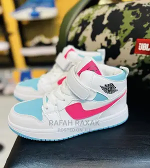 Photo - Classic Kids Fashion Sneakers