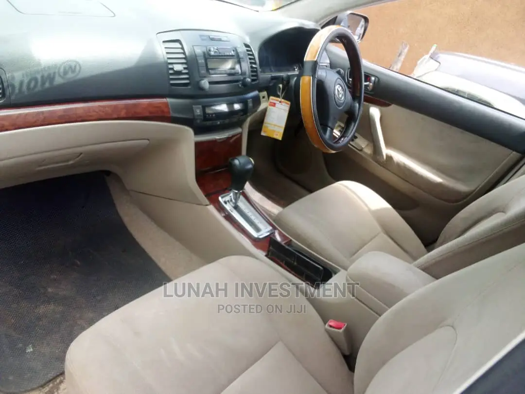 Toyota Premio 2004 Silver