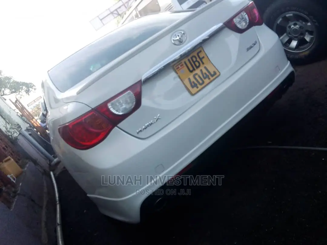 Toyota Mark X 2010 Silver