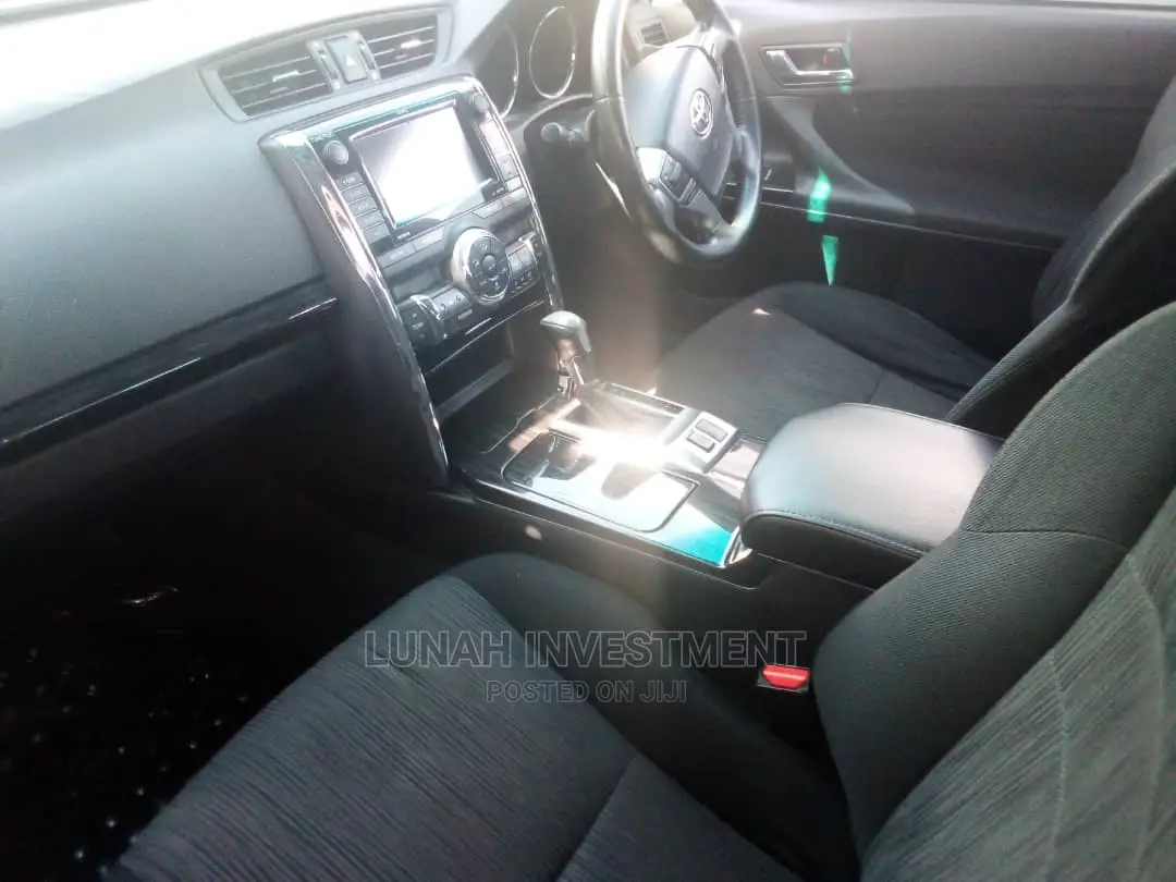 Toyota Mark X 2010 Silver
