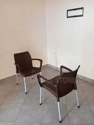 Plastic Chairs Plastic Chairs