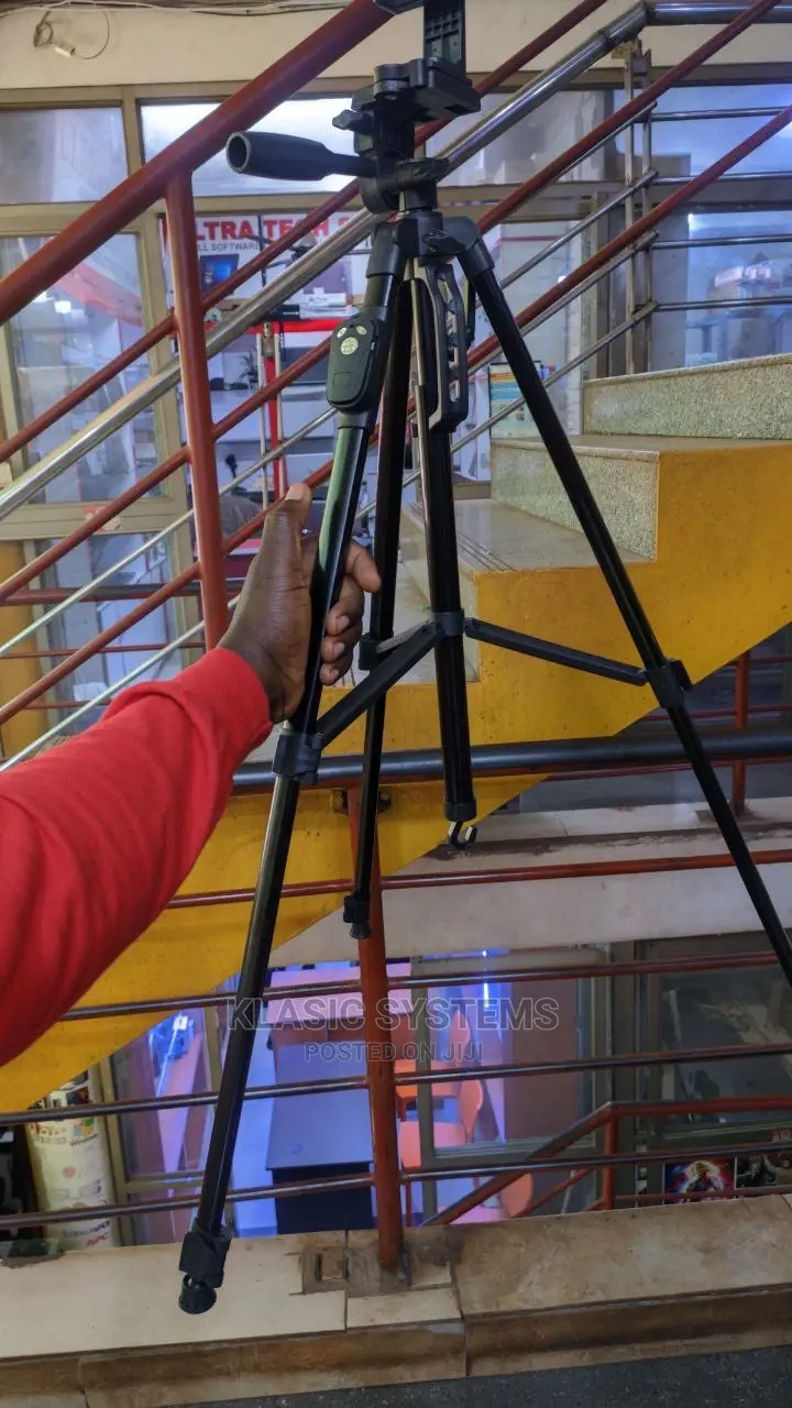 YUFENG TRIPOD Stands for Phones and Cameras 