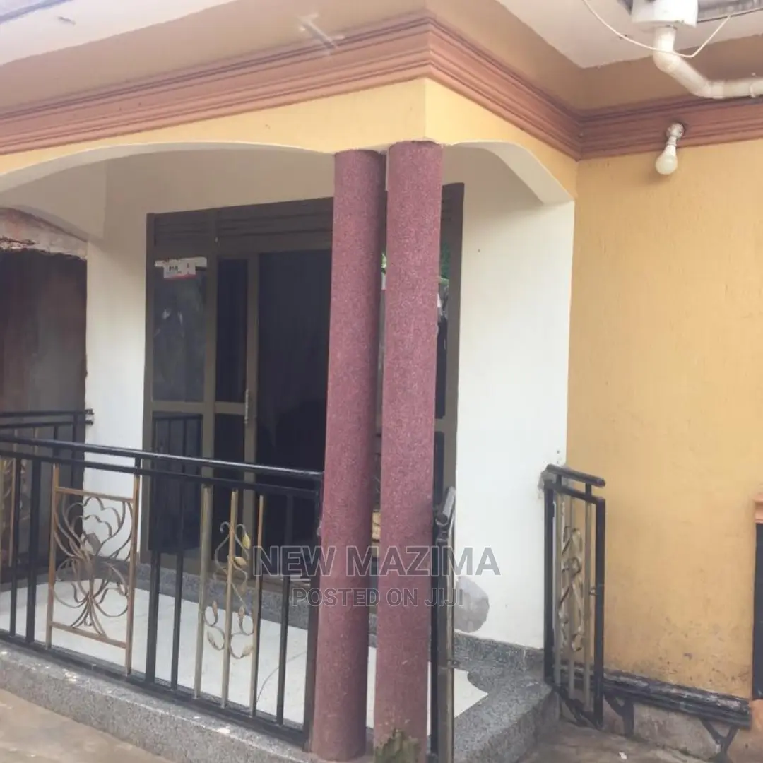 3bdrm Bungalow in Munyonyo Heights, Division a for Sale