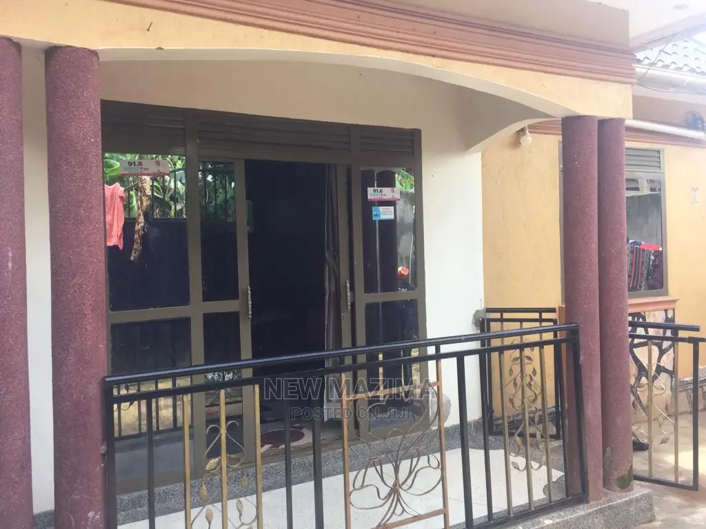 3bdrm Bungalow in Munyonyo Heights, Division a for Sale
