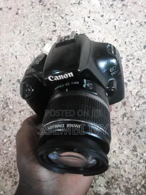 Canon 1100 D