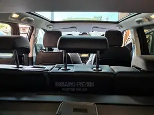 Land Rover Discovery HSE 4x4 2019 Gray