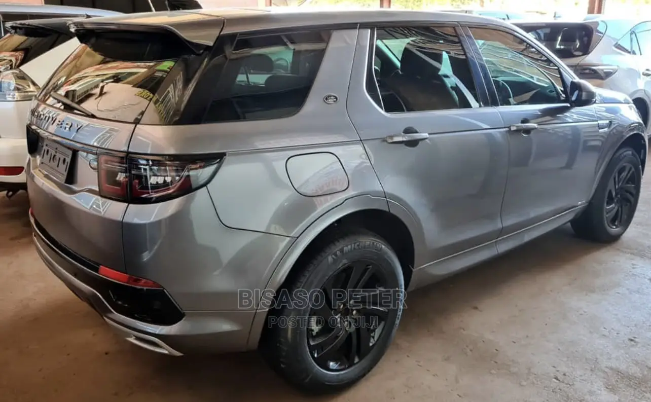 Land Rover Discovery HSE 4x4 2019 Gray