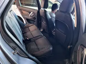 Land Rover Discovery HSE 4x4 2019 Gray