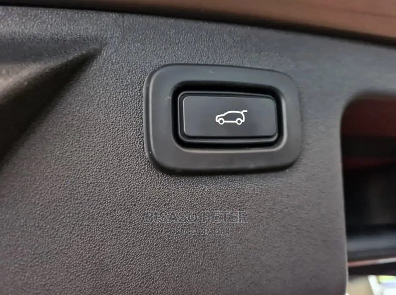 Land Rover Discovery HSE 4x4 2019 Gray