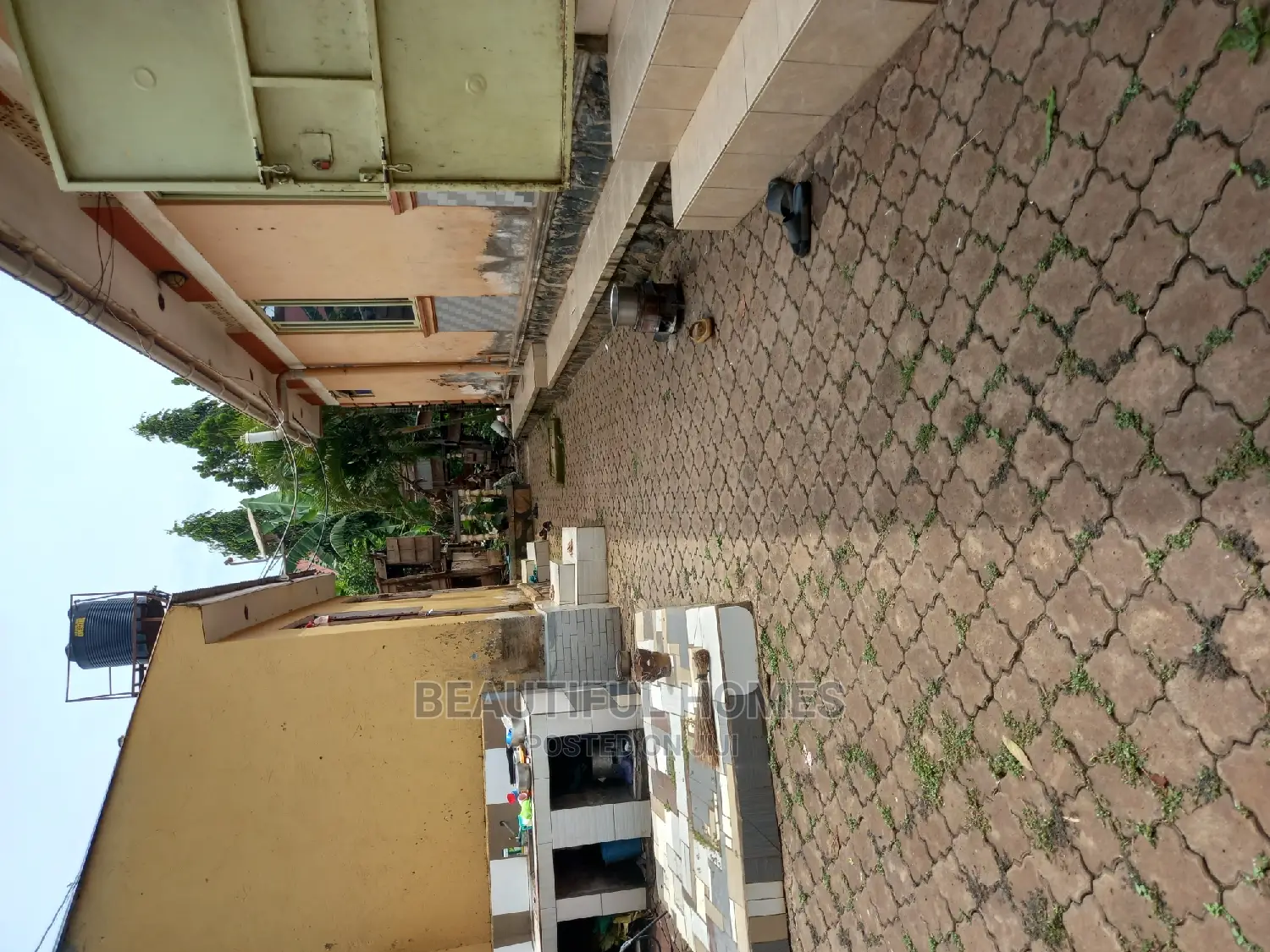 Furnished 4bdrm House in Kira for Sale
