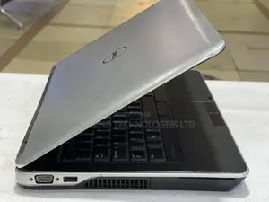 Laptop Dell Latitude 13 3340 4GB Intel Core i5 HDD 500GB