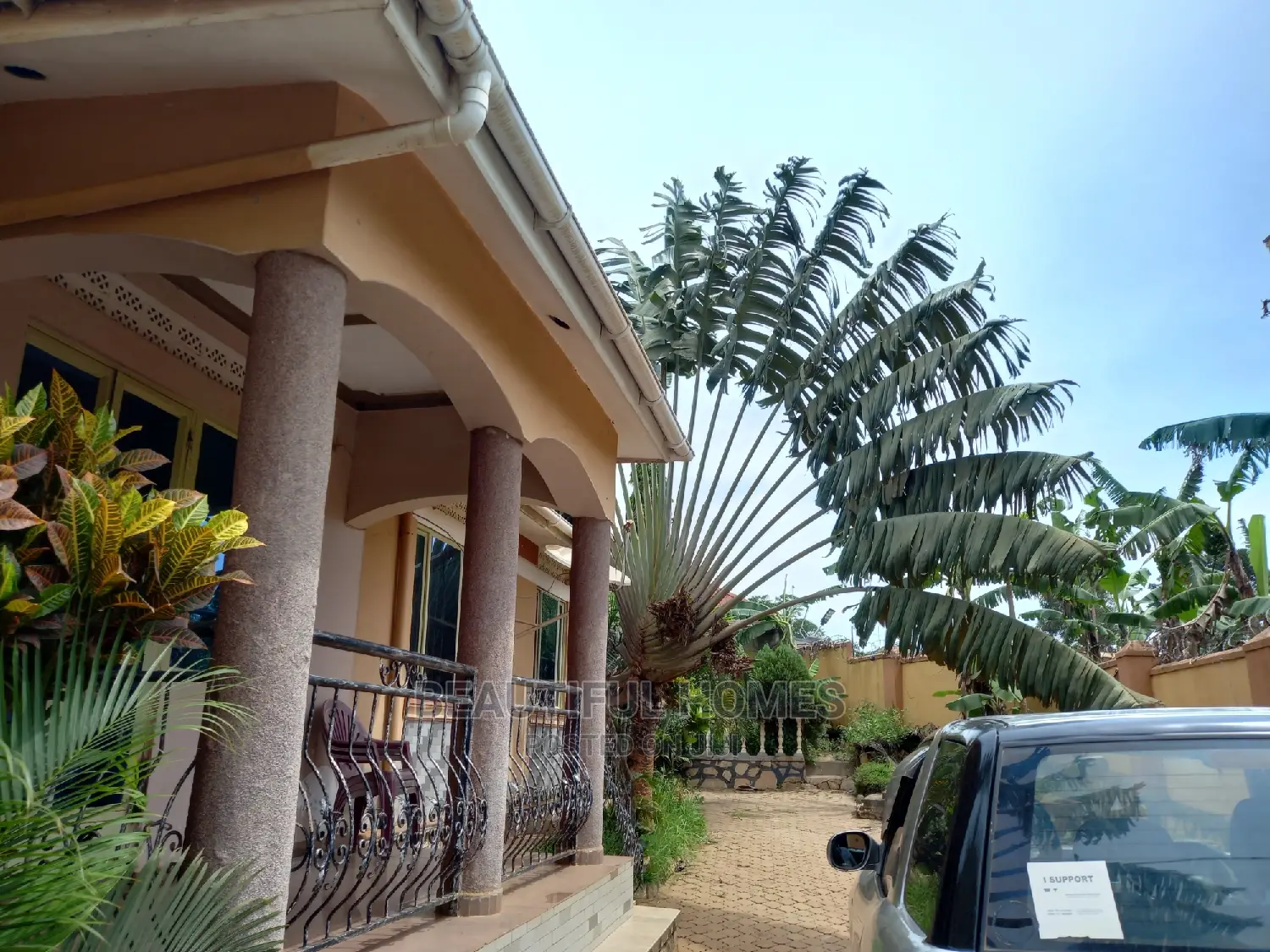 Furnished 4bdrm Bungalow in Kira for Sale