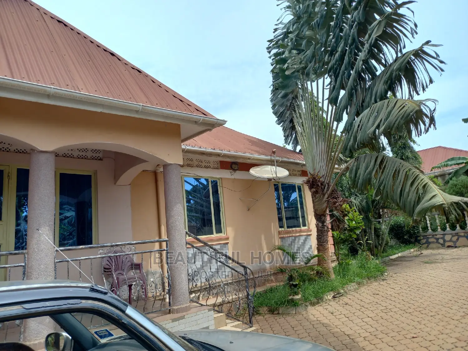 Furnished 4bdrm Bungalow in Kira for Sale
